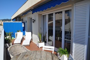 Outdoor dining - Bright Cannes F3 at 5mn beach 2 mn shops garage appt 2 ch 1 Sdb 4 pers 76m2 (Cannes)