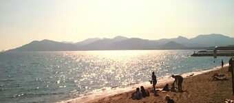 Bright Cannes F3 at 5mn beach 2 mn shops garage appt 2 ch 1 Sdb 4 pers 76m2