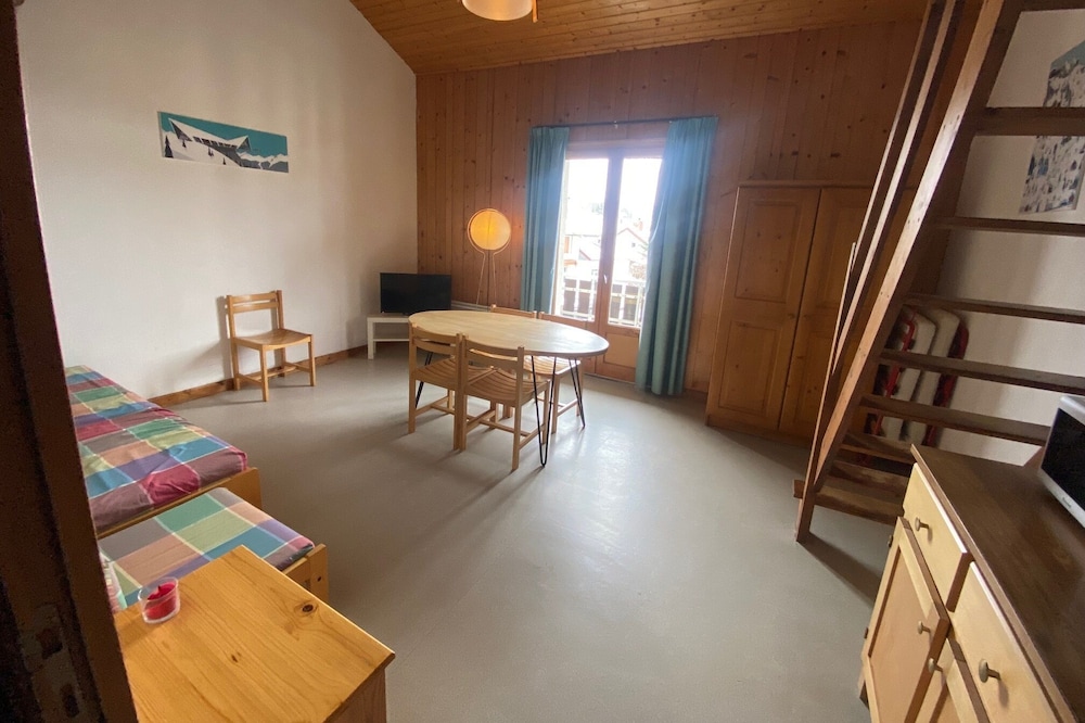 APARTMENT IN THE CENTRE ROUSSES