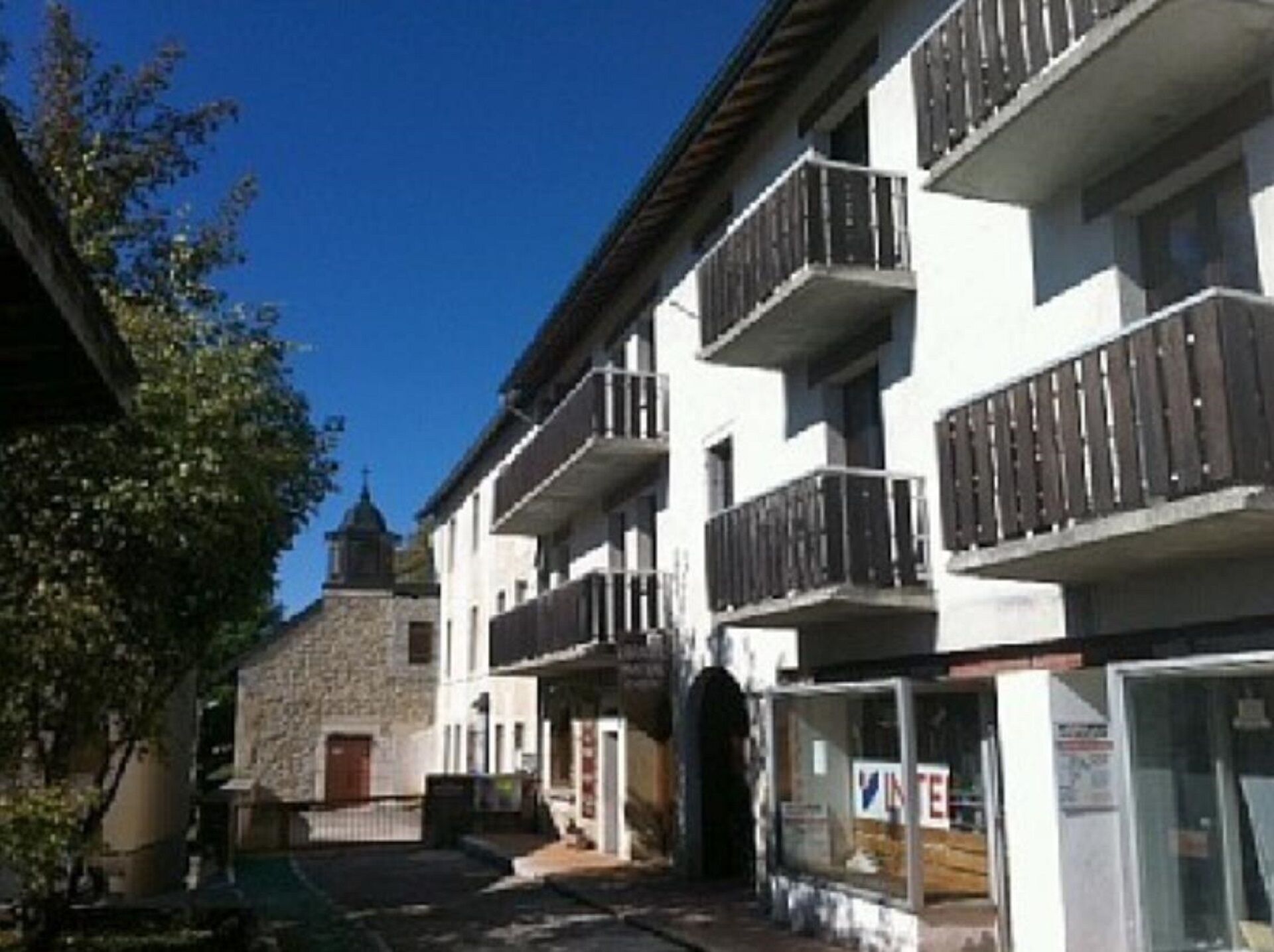 APARTMENT IN THE CENTRE ROUSSES