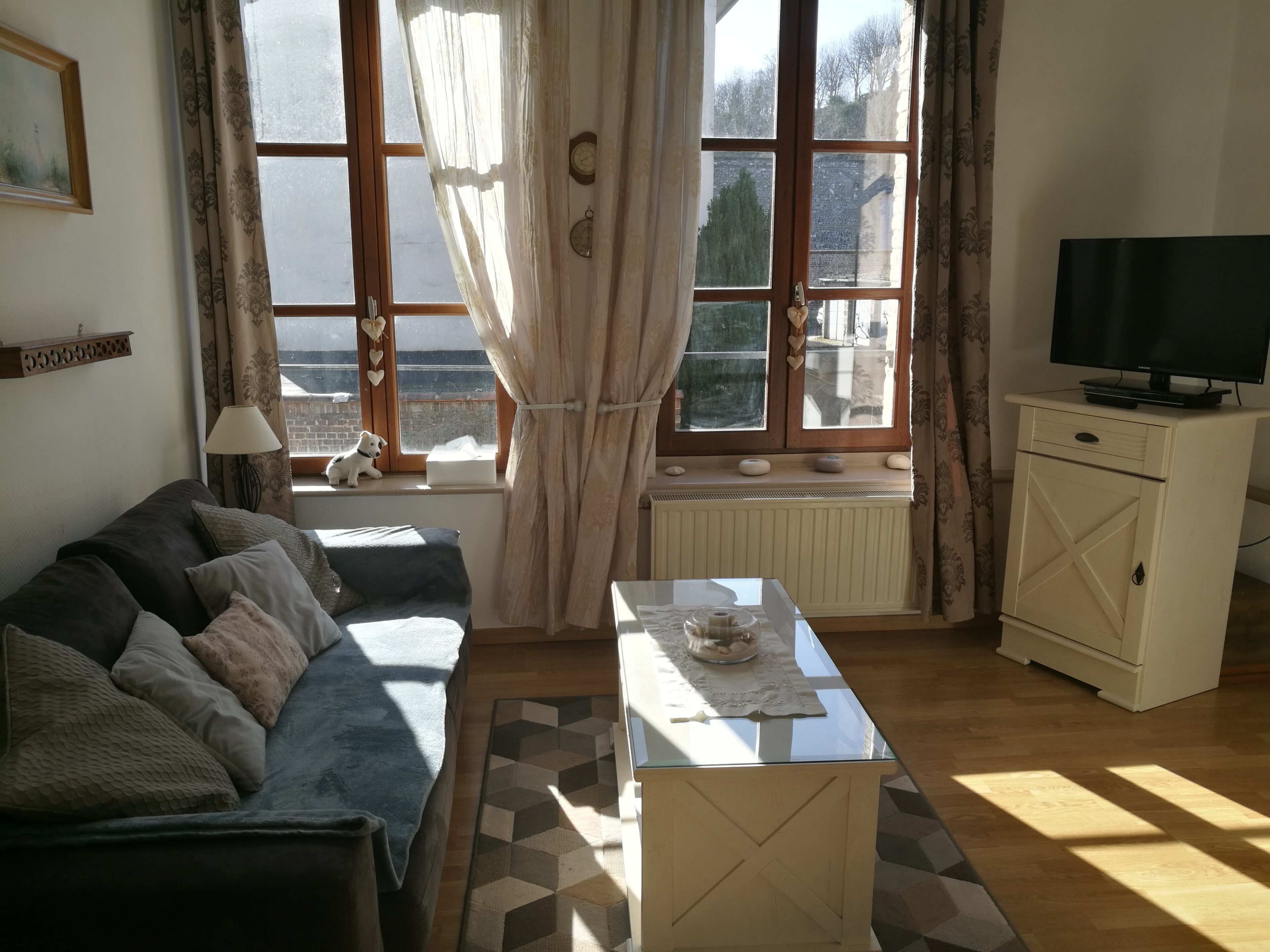 2P. any comfort-48m2 + garden. Beach, port, shops and castle 5 minutes walk