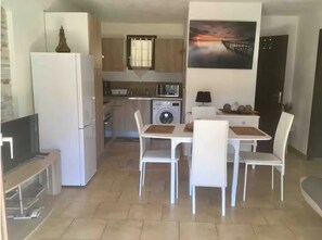 Dining - Charming little apartment Le Maquis RDC villa with garden area (Portigliolo)
