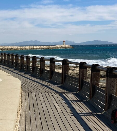 Studio avec jardin proche  du port et centre 