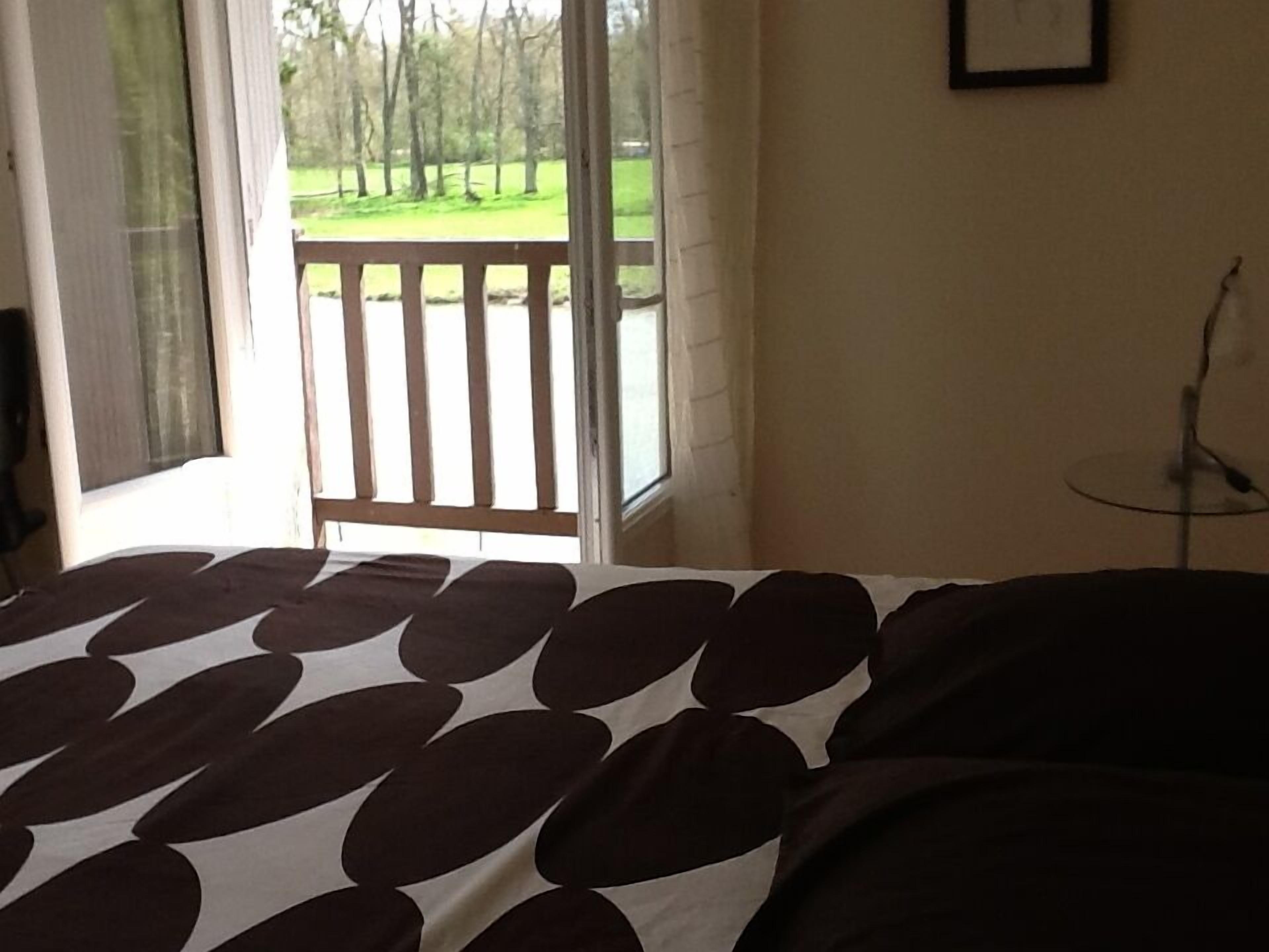 House with pool & tennis access between forest and river near Fontainebleau