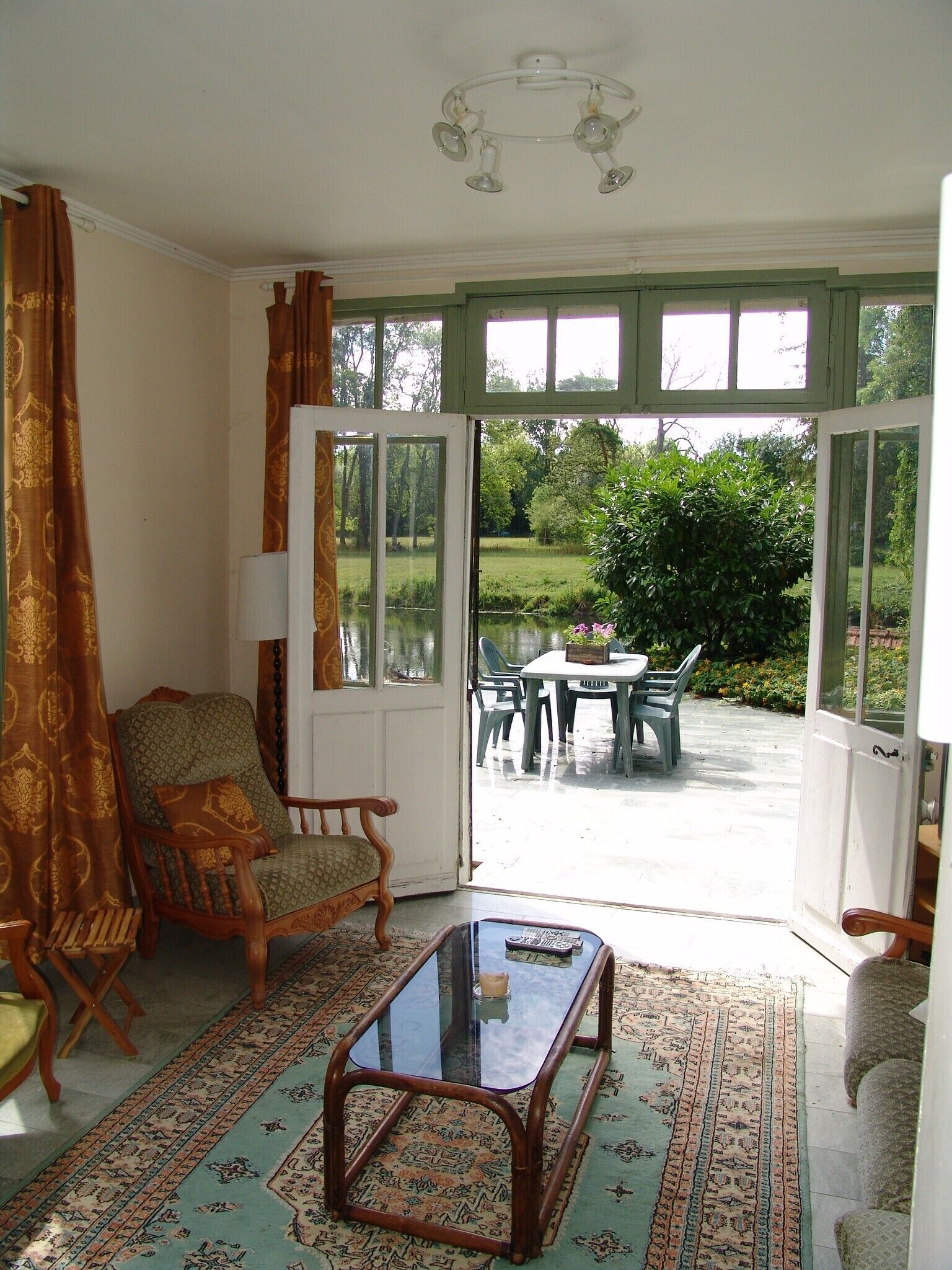 House with pool & tennis access between forest and river near Fontainebleau