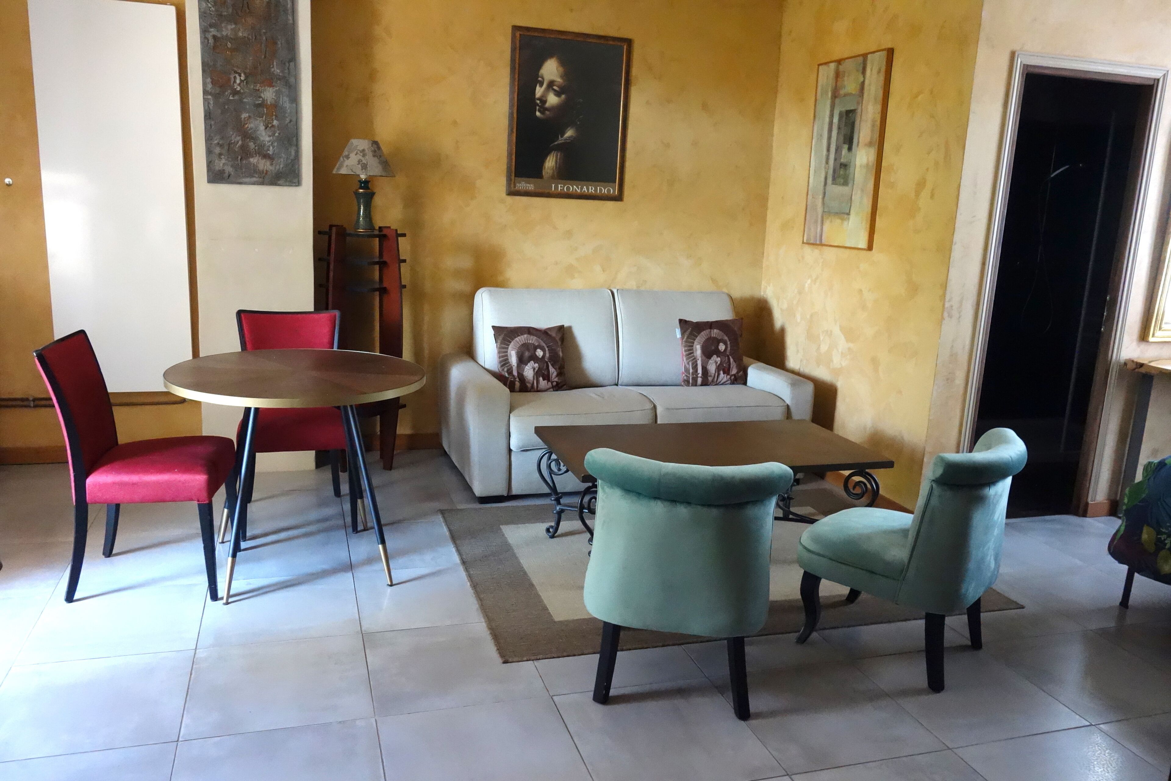 Italian decoration apartment and garden in the heart of Amboise