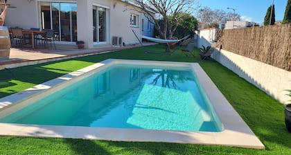 Villa 8 personnes avec piscine, terrasse et jardin ( 4* par Gites de France)