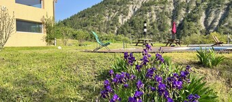 Large villa with swimming pool in a peaceful setting in the Baronnies provençales