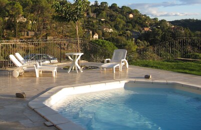 Cómoda casa de campo con 3 dormitorios y piscina en Anduze