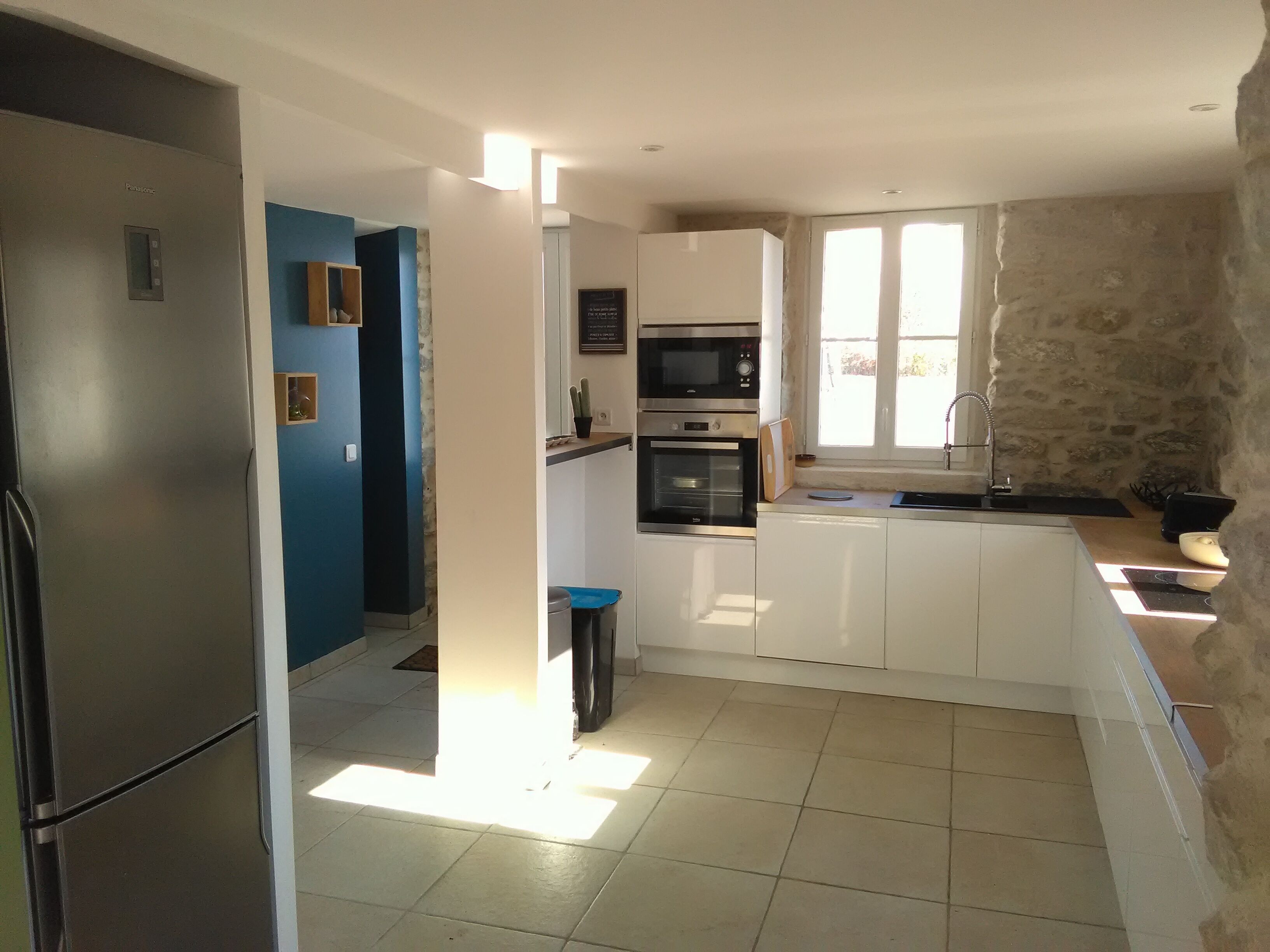 Beautiful house with pool and billiard room for 12-15 people