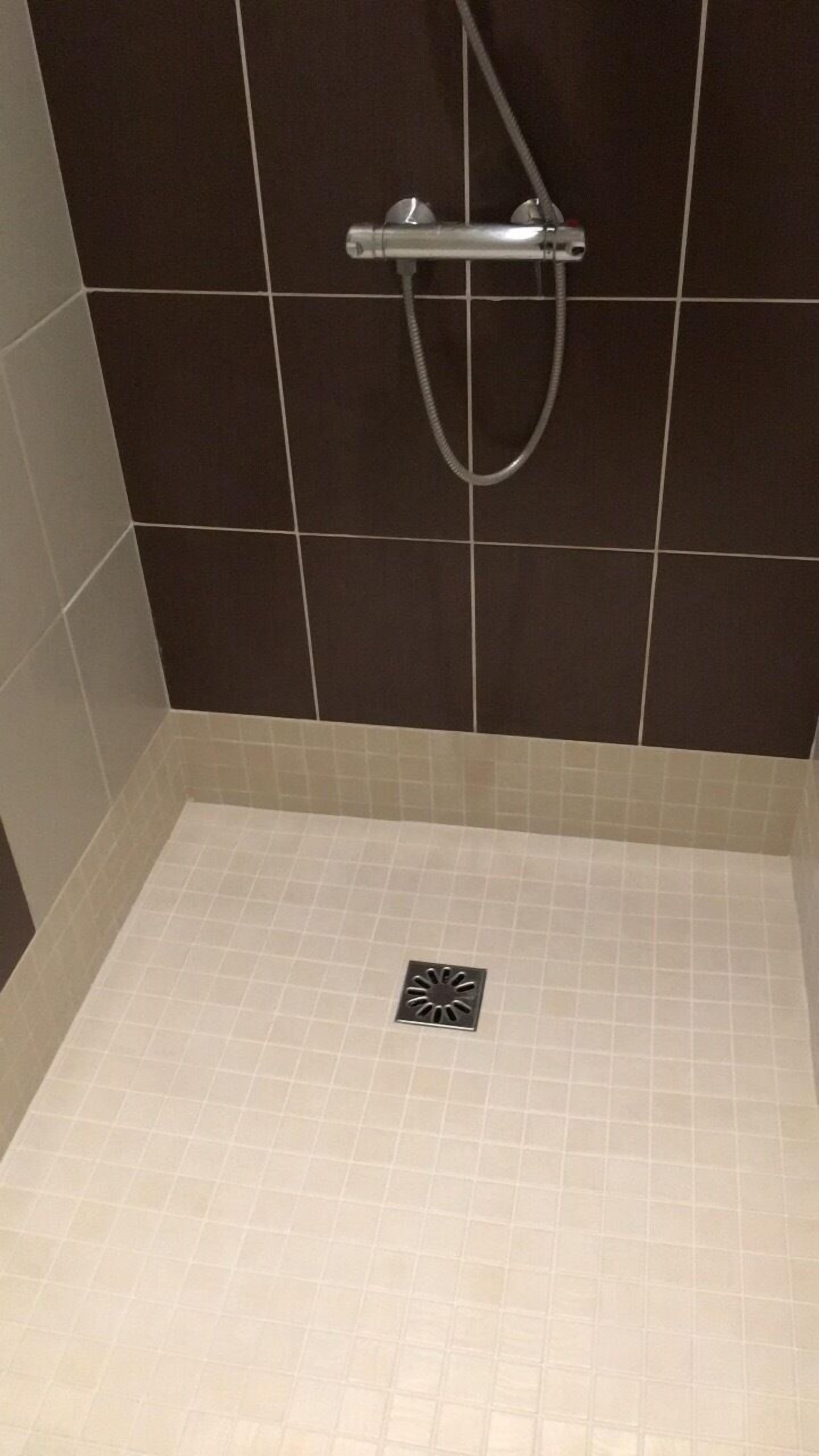 La cascade, gîte 100 m2, village center, in renovated house with 4 gîtes