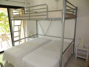 2 Schlafzimmer, Bügeleisen/Bügelbrett, Reisekinderbett