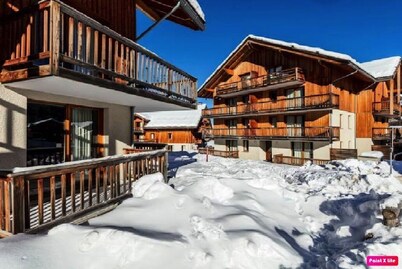 WOODEN CHALETS APARTMENT MEAN LES ORRES 1800