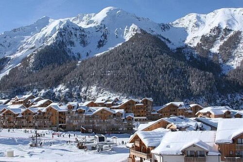 WOODEN CHALETS APARTMENT MEAN LES ORRES 1800