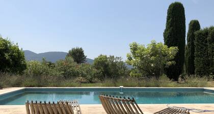 AUTHENTIQUE DEMEURE FAMILIALE pour des vacances réussies au calme