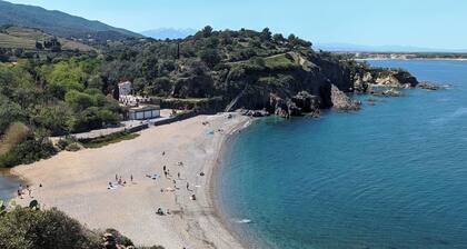 Charming house with garden and panoramic terrace; between sea and mountains!