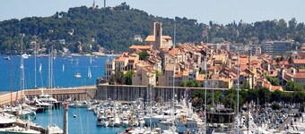 Magnificent garden level, private swimming pool, not overlooked, river 100m away