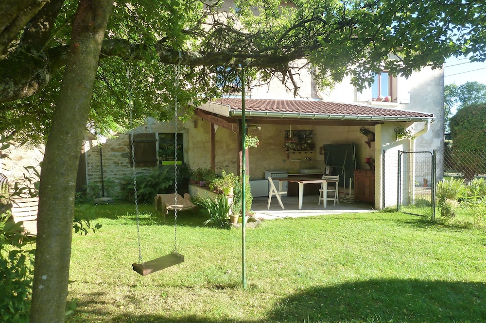 Nice studio-loft in an old farm on the 1st floor For 4 people.