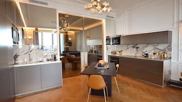 Fridge, microwave, oven, stovetop