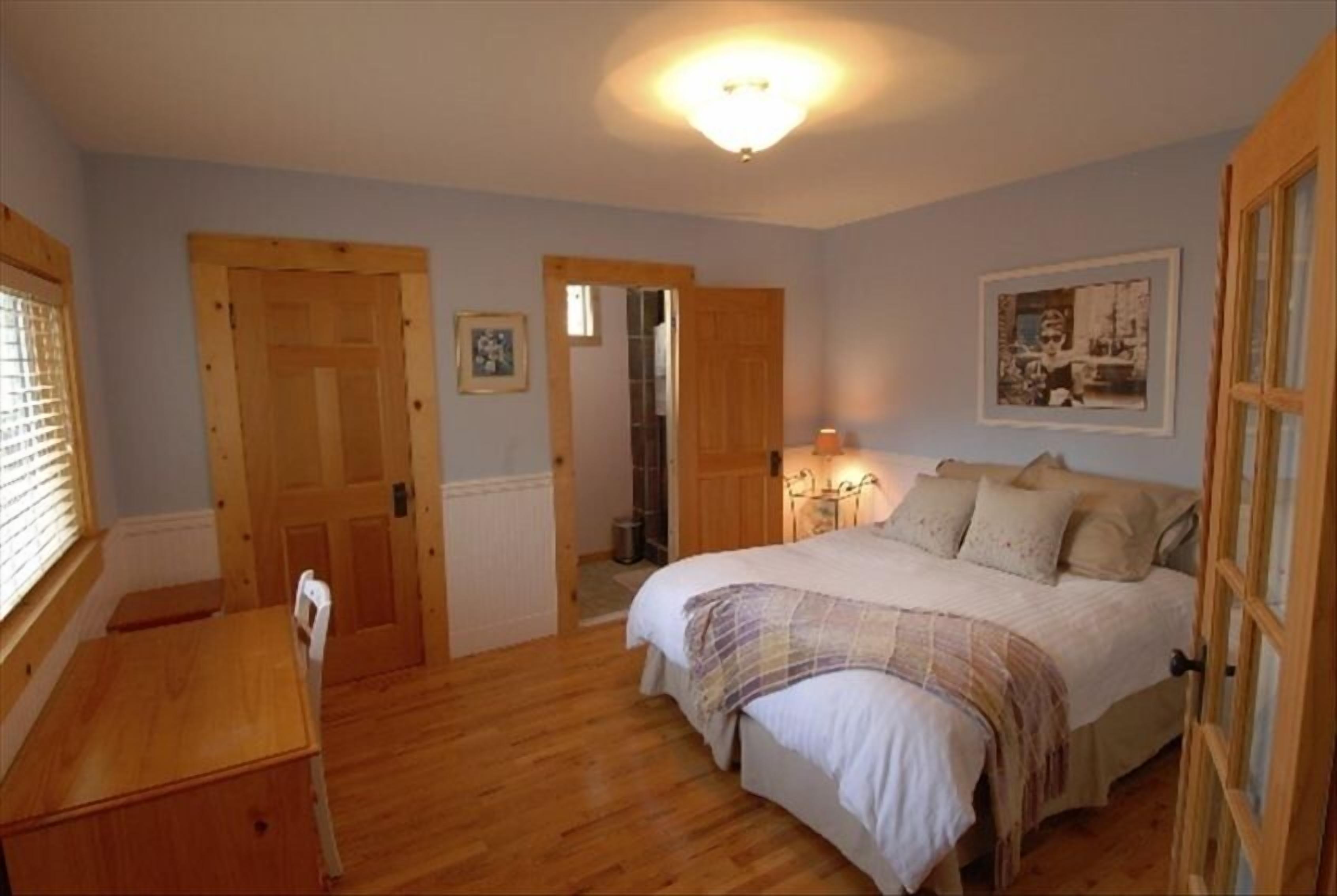 The McCloud Vacation Home on Mt. Shasta Sleeps 10+, Free Wifi