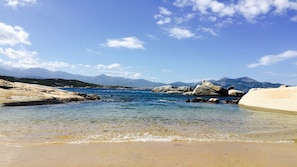 靠近海滩