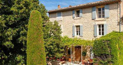 Mas Provençal, Mont-Ventoux, Provence, grande piscine chauffée , WIFI, Clim
