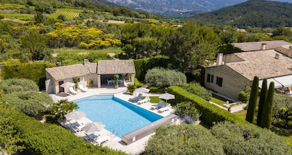 Mas Provençal, Mont-Ventoux, Provence, grande piscine chauffée , WIFI, Clim