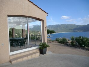 Outdoor dining - VILLA - TIUCCIA- TERRA NOSTRA. (Casaglione)