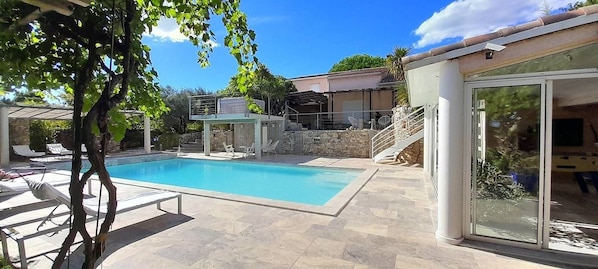 Piscine extérieure