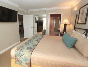 2 bedrooms, in-room safe, desk, iron/ironing board