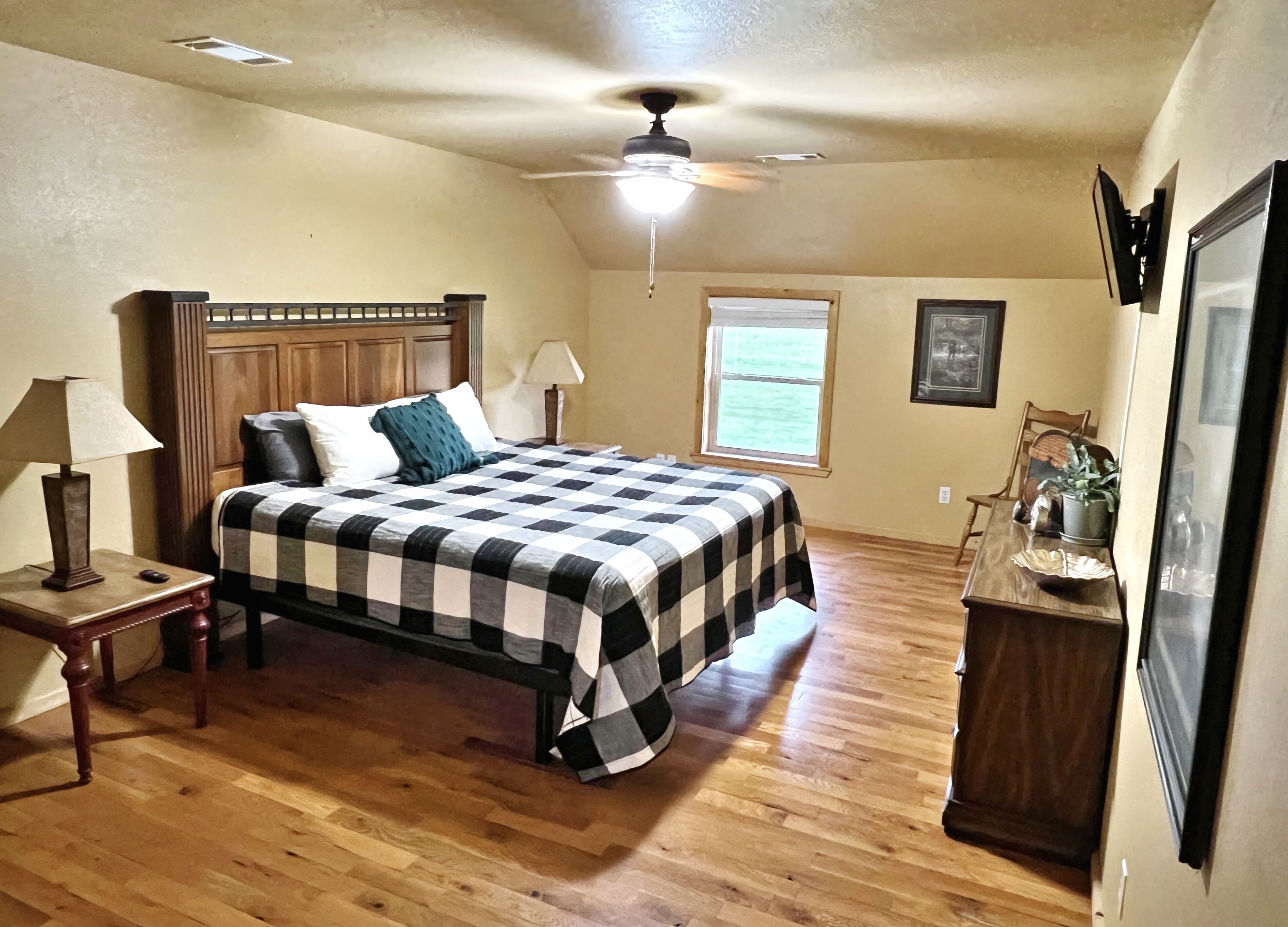 Reality Ranch Cabin on South Sylamore Creek