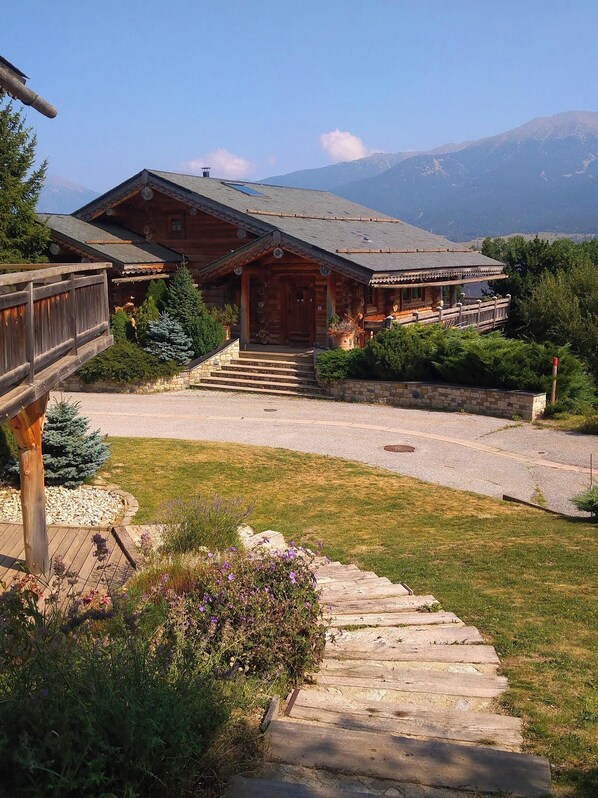 Exterior - FONT ROMEU PYRENEES-2000 / BOLQUERE / CHALET AUTHENTIC LOG (Bolquère)