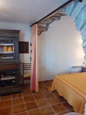 2 bedrooms, iron/ironing board - Cottage in the countryside "Hibiscus" (Lagorce)