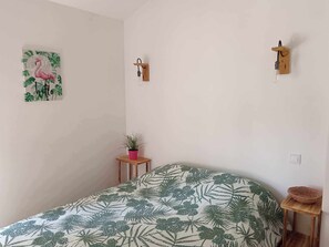 2 室のベッドルーム、アイロン / アイロン台、WiFi、ベッドシーツ