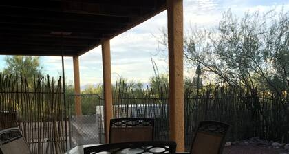 Rauhallinen rauhallinen koti aavikolla