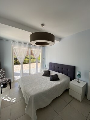 5 bedrooms, iron/ironing board, travel cot, WiFi