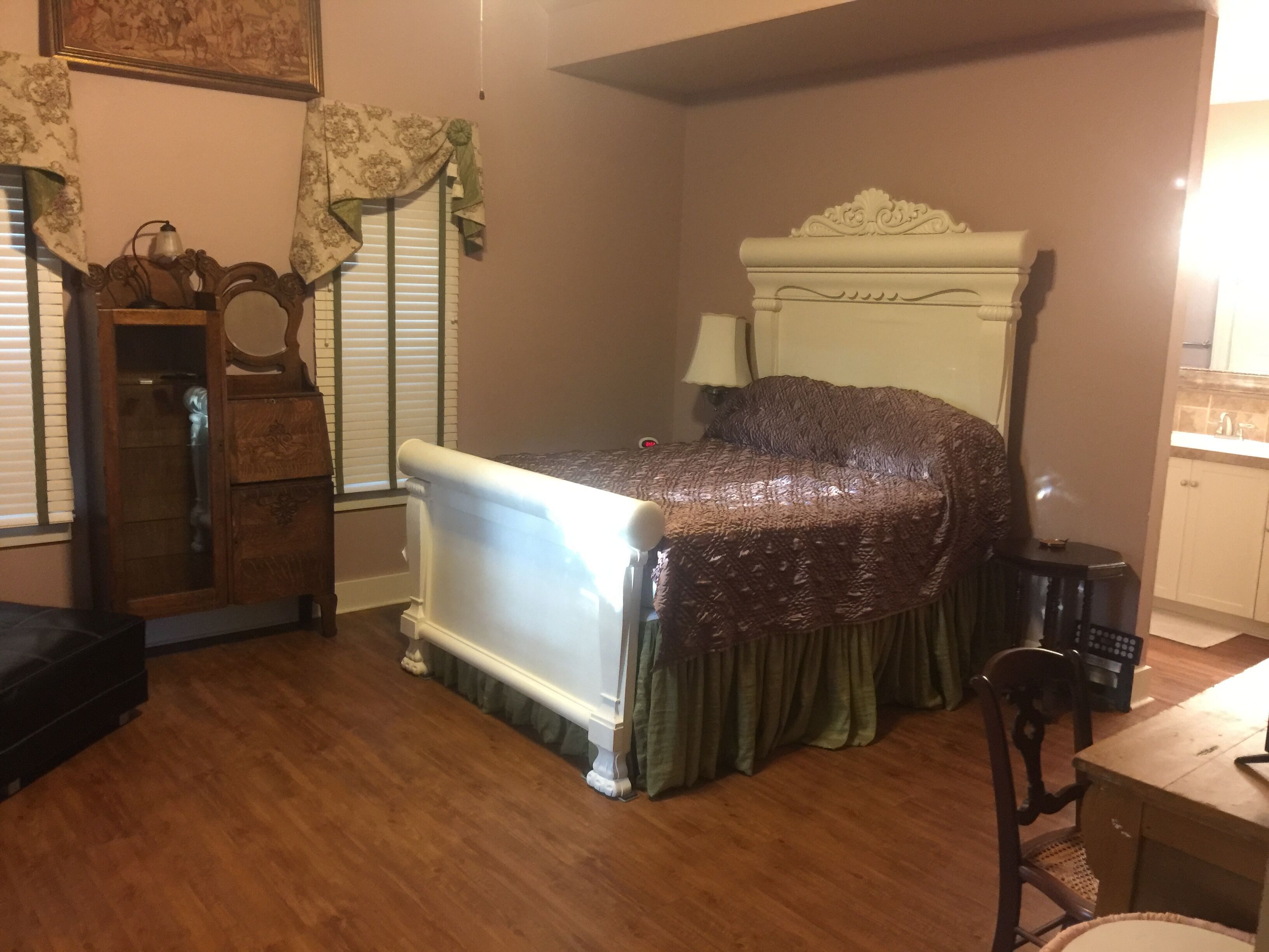 Charming Country Farmhouse 4 miles to Texas A&M