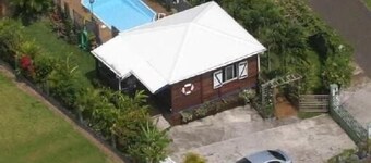 Charmerende bungalow med swimmingpool, al komfort. Klassificeret 3 *** af Atout France.