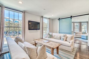 Téléviseur, lecteur de DVD, sélection de films