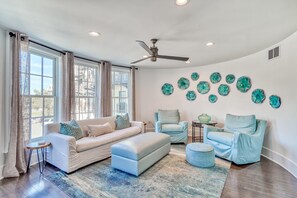 Téléviseur, lecteur de DVD, sélection de films