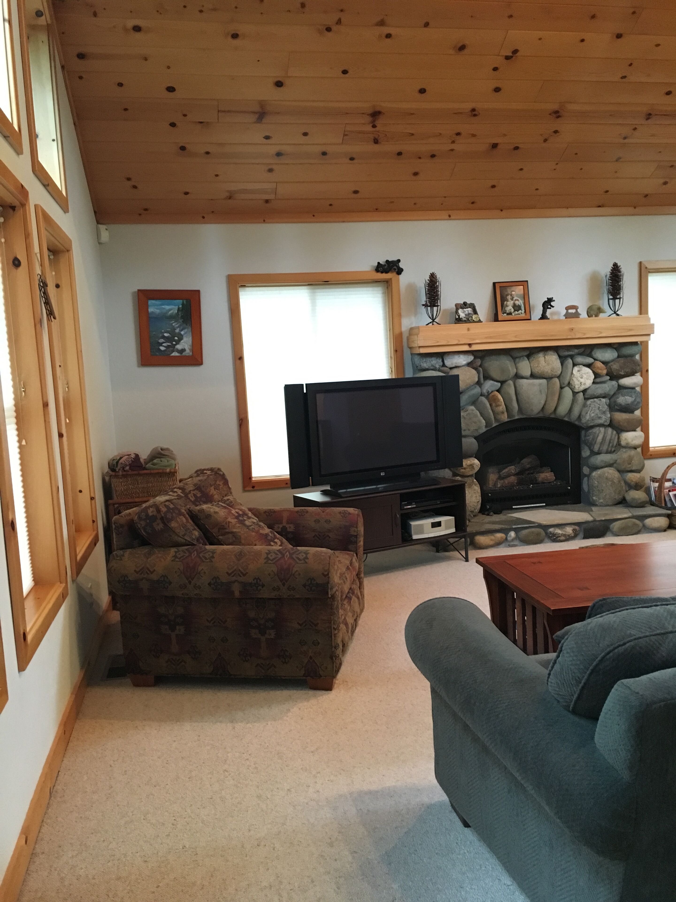 Modern, Bright, Backs to Forest, Walk to Tahoe Rim Trail