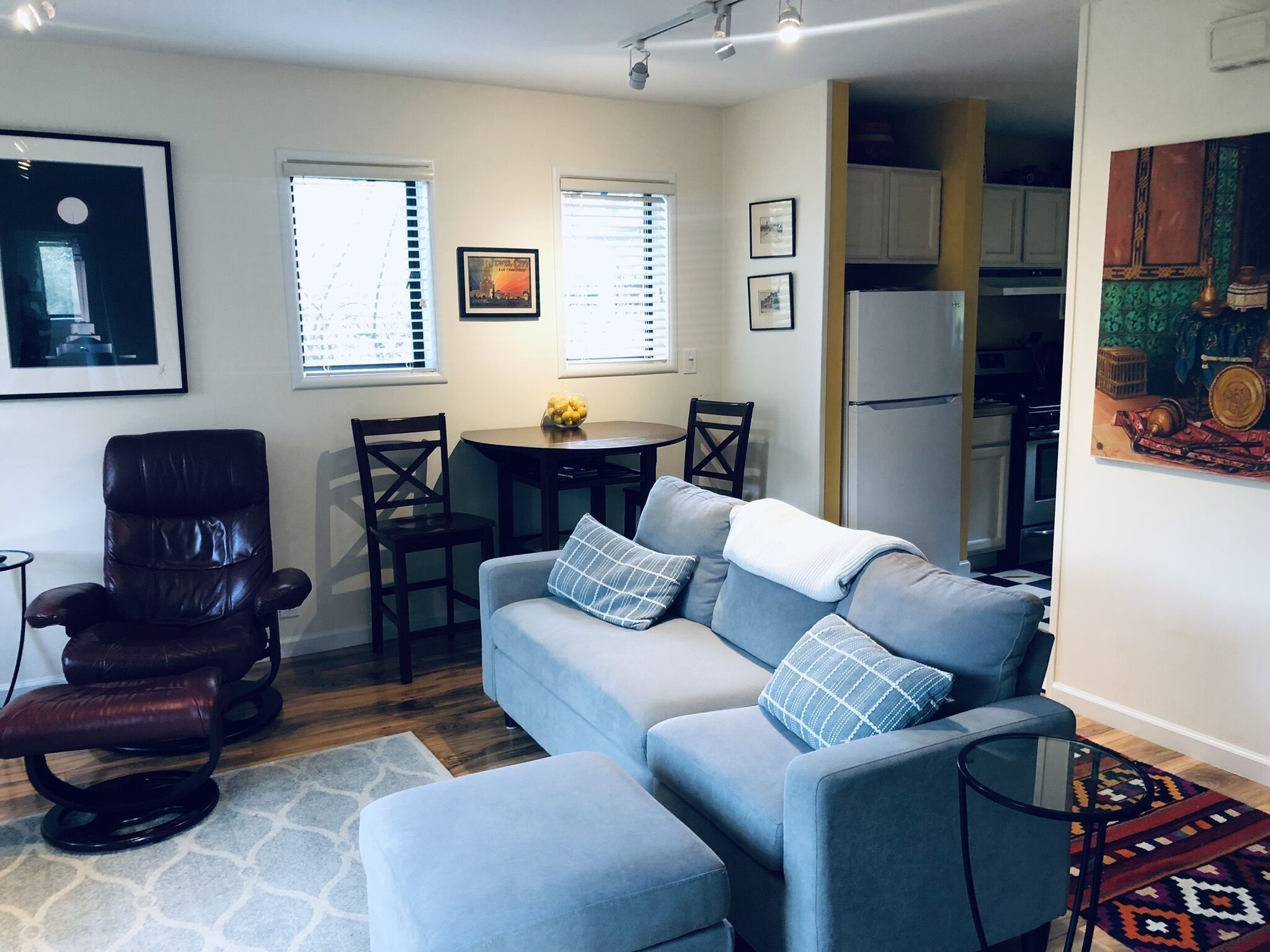 Cozy Quiet Cottage Close to Trails, Wine Country and SF! 