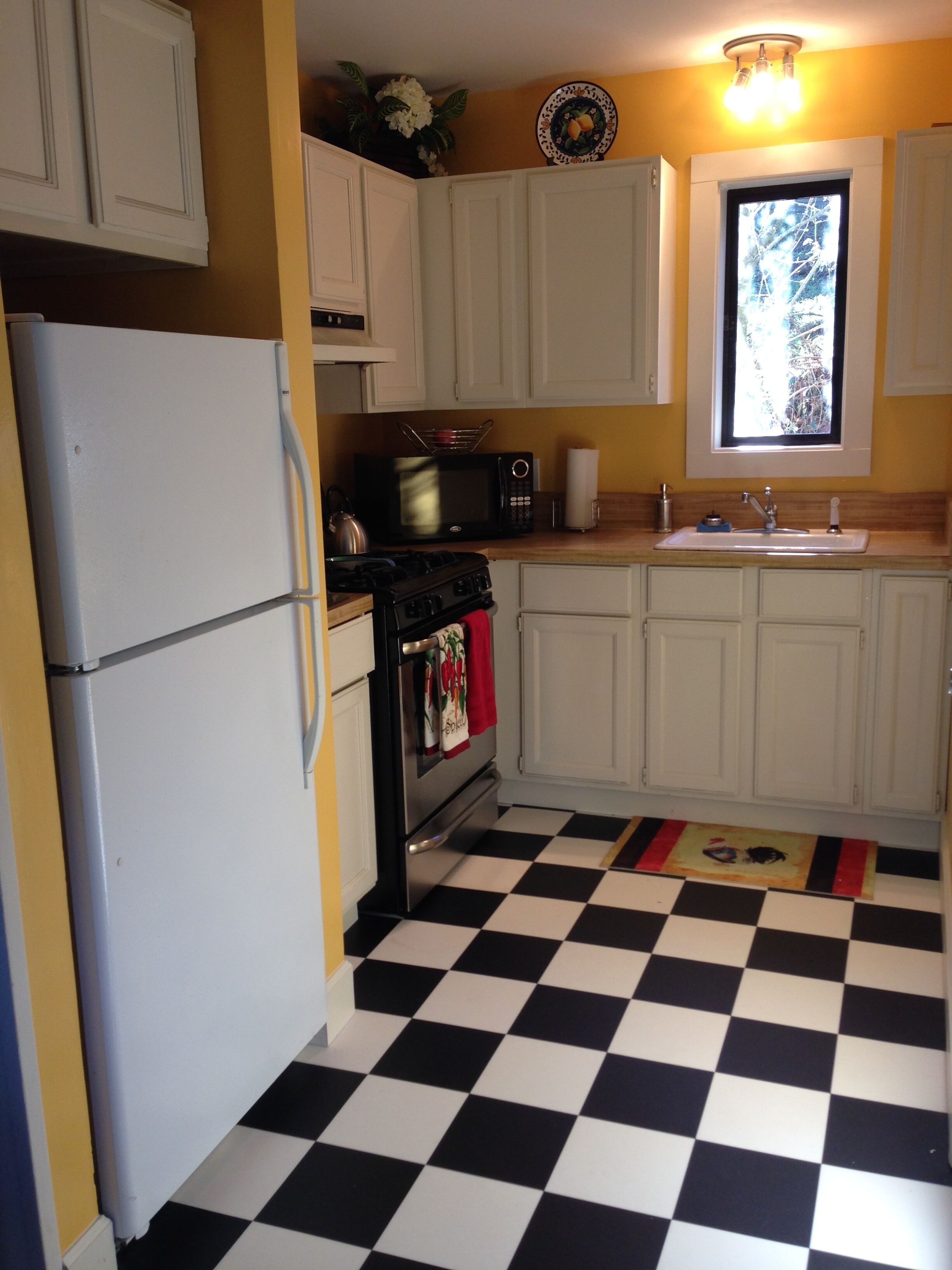 Cozy Quiet Cottage Close to Trails, Wine Country and SF! 