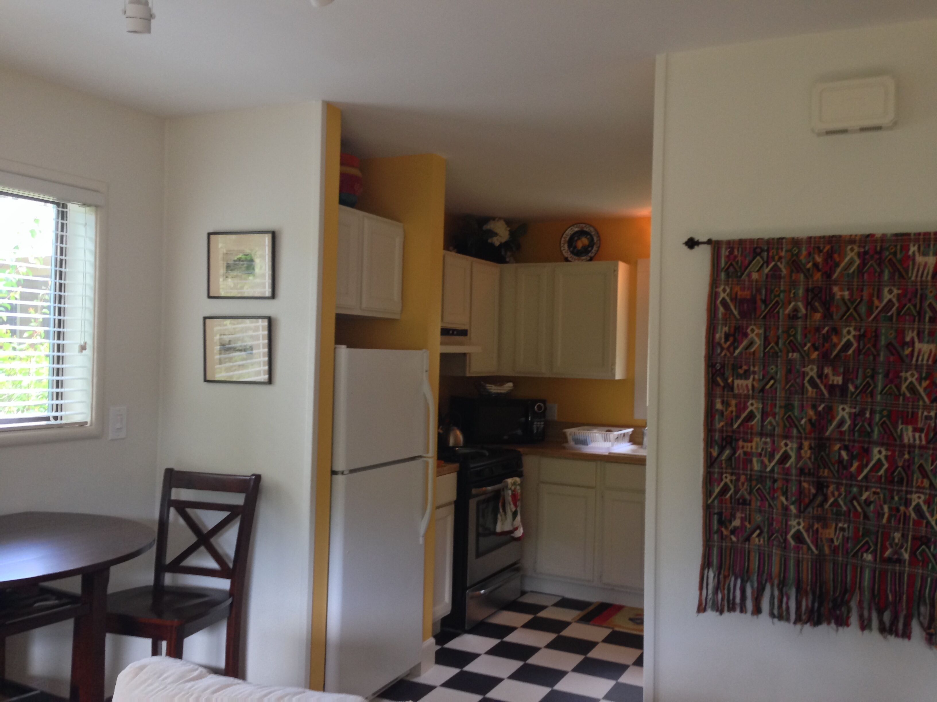 Cozy Quiet Cottage Close to Trails, Wine Country and SF! 