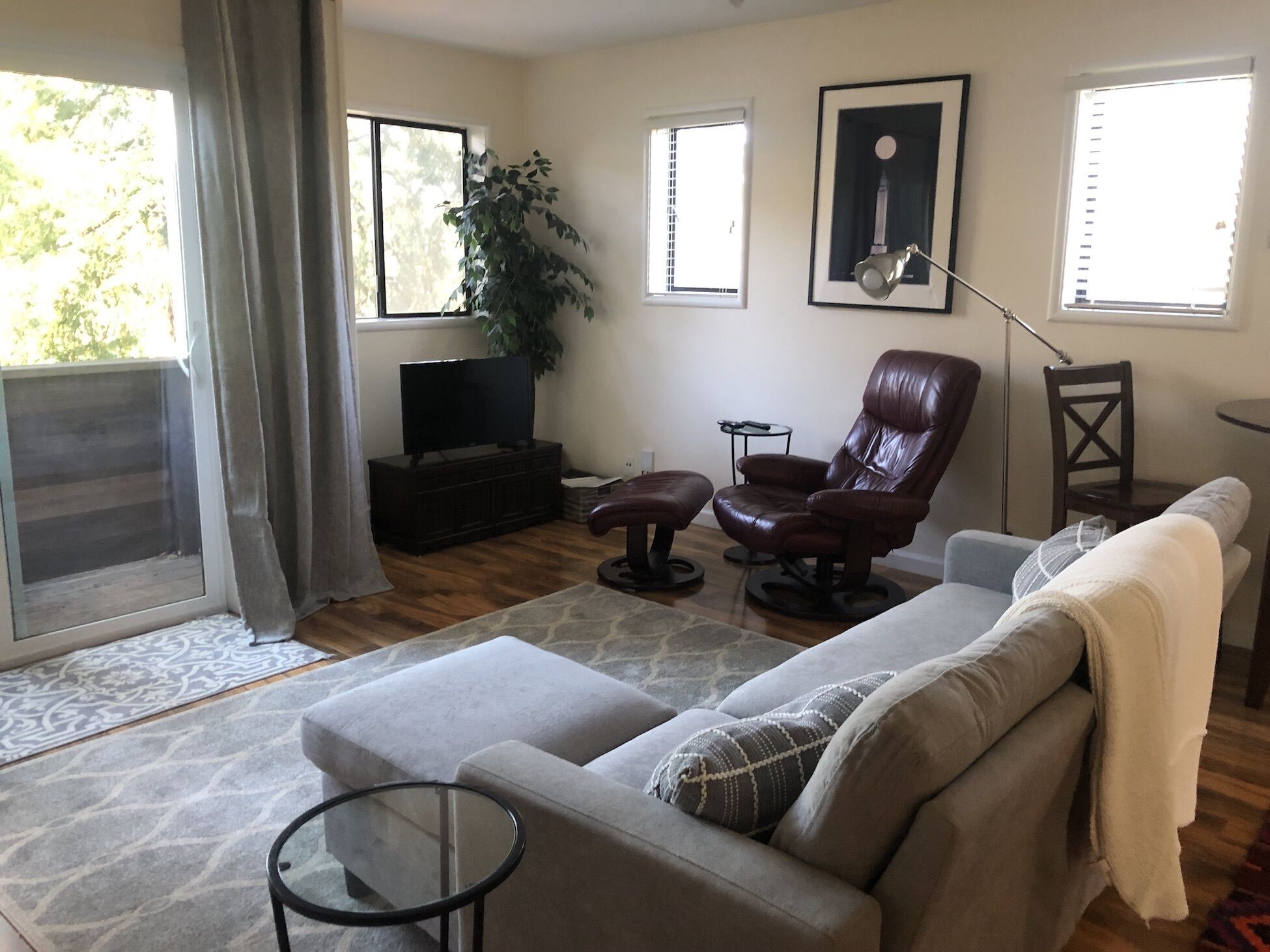 Cozy Quiet Cottage Close to Trails, Wine Country and SF! 