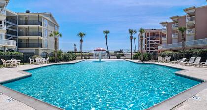 Sun, Surf, Sea! Great views and ocean breeze from large balcony!