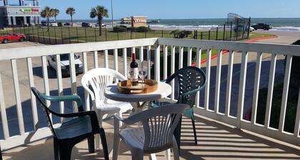 Soleil, Surf, Mer! Superbes vues et brise de l'océan depuis le grand balcon!
