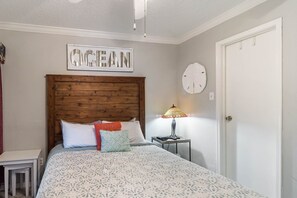 1 bedroom, iron/ironing board, WiFi, bed sheets