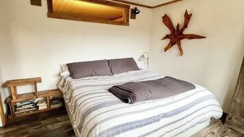 1 bedroom, iron/ironing board, travel cot, free WiFi