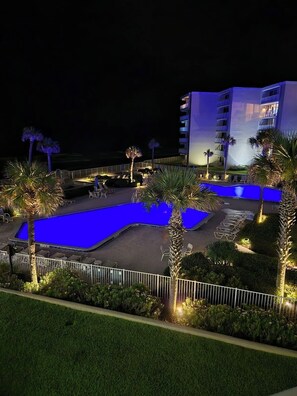 Piscina all'aperto, una piscina riscaldata